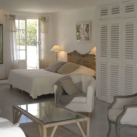 Hotel La Bastide Des Salins