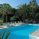 Hotel La Bastide Des Salins