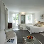 Hotel La Bastide Des Salins 4*
