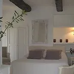 Hotel La Bastide Des Salins
