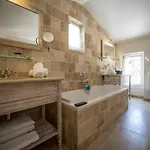 Hotel La Bastide Des Salins 4*