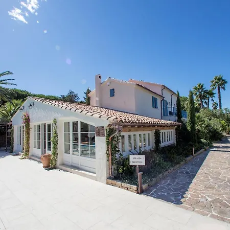 La Bastide Des Salins Готель 4*