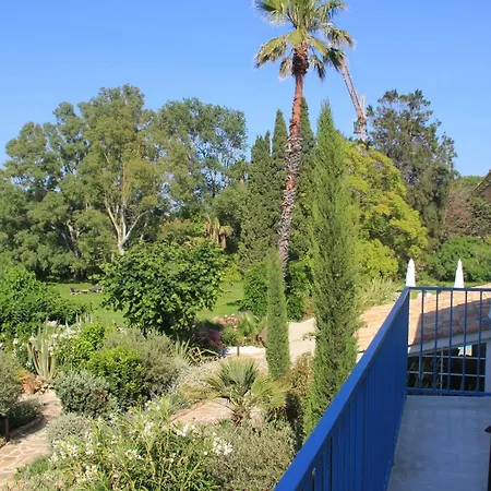 La Bastide Des Salins Готель 4*