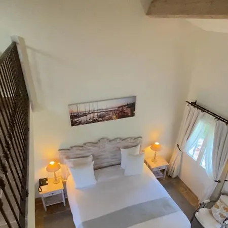 Готель La Bastide Des Salins 4*