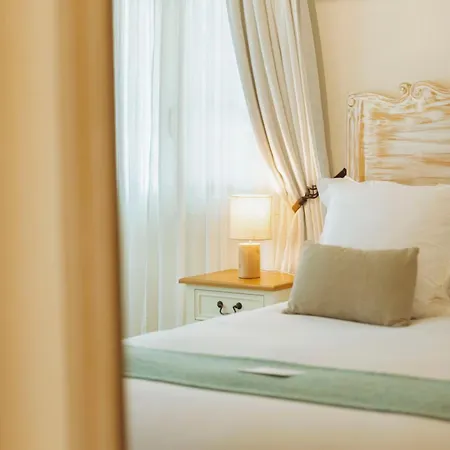 La Bastide Des Salins 4*