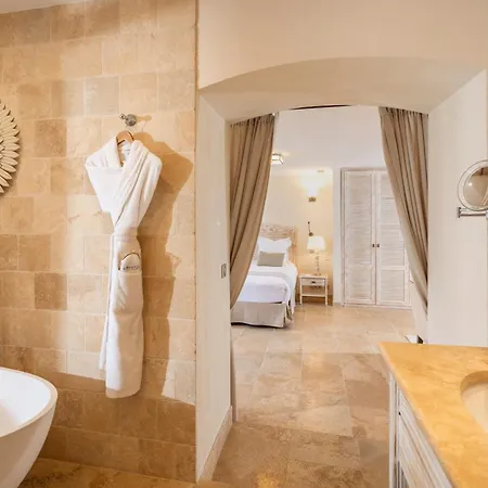 Hotel La Bastide Des Salins