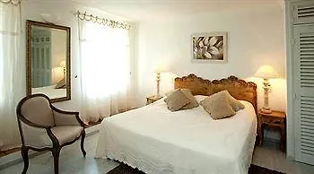 Hotell La Bastide Des Salins