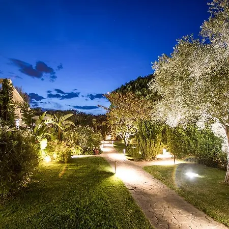 La Bastide Des Salins Готель