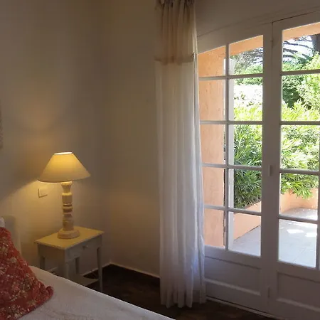 Готель La Bastide Des Salins