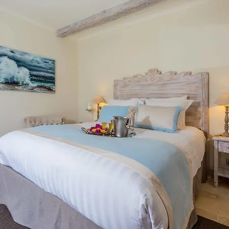 Готель La Bastide Des Salins 4*