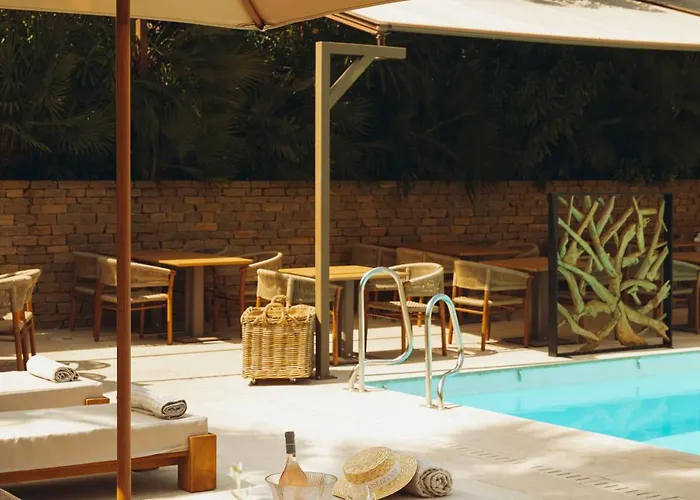 Hotel La Bastide Des Salins 4*