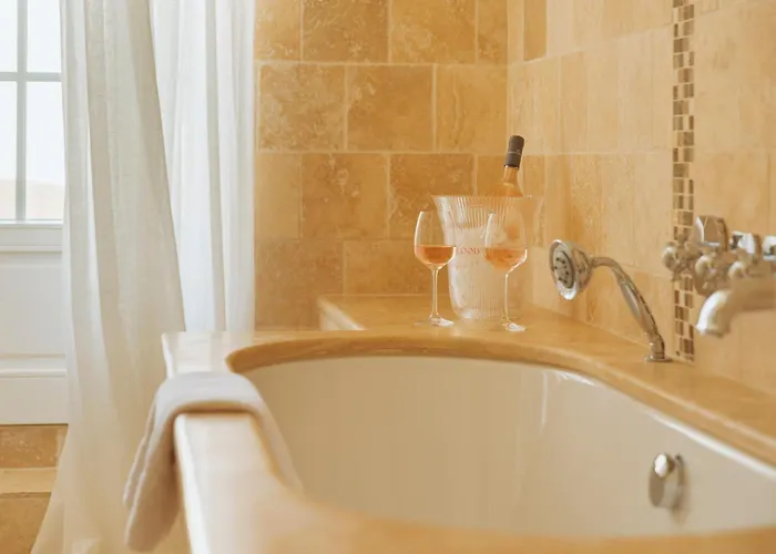 Hotel La Bastide Des Salins