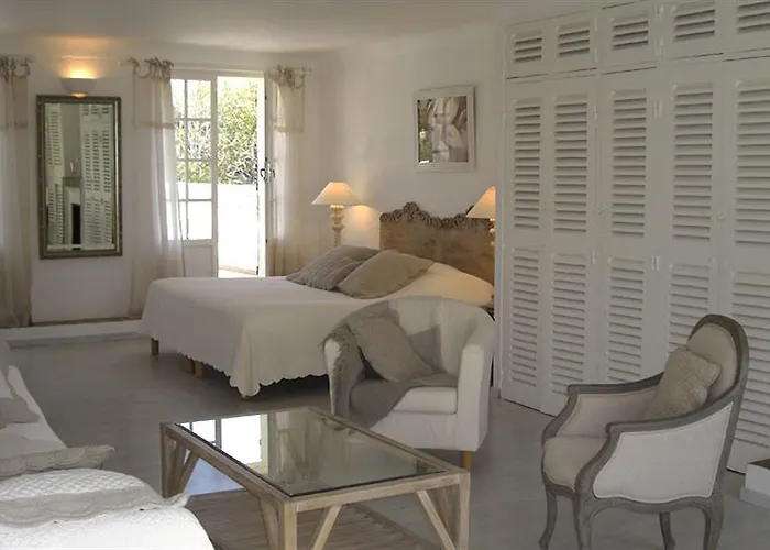 Hotel La Bastide Des Salins